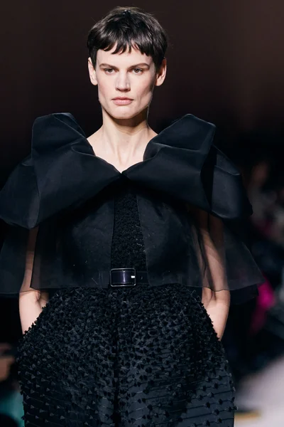 Look 28
